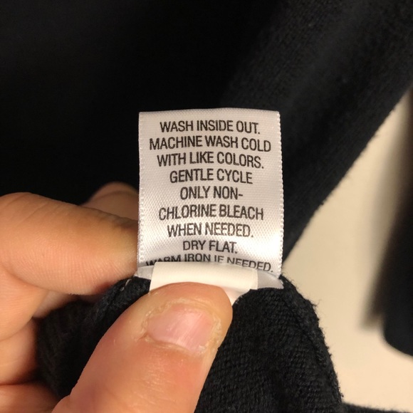 croft & barrow Black V-neck Sweater (Petite Small) - Picture 6 of 7